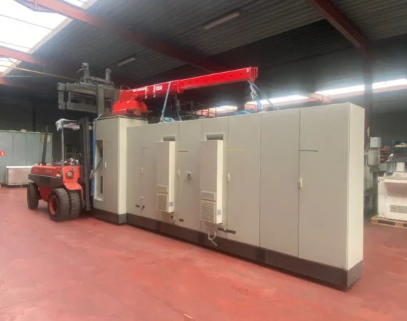 Manutention d'une Armoire Électrique de Ligne de Production